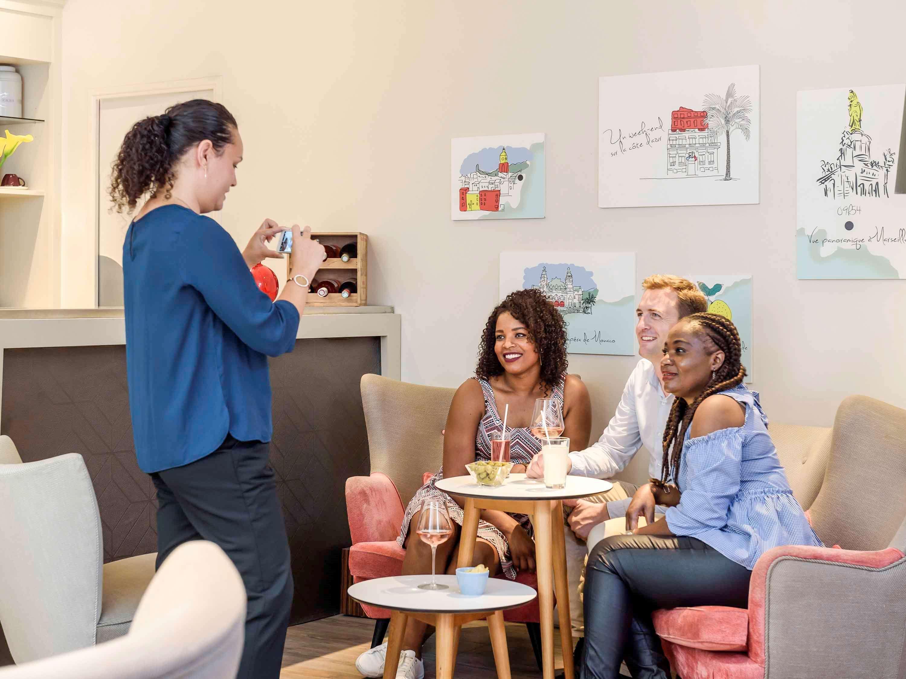 Mercure Nice Marche Aux Fleurs Екстериор снимка